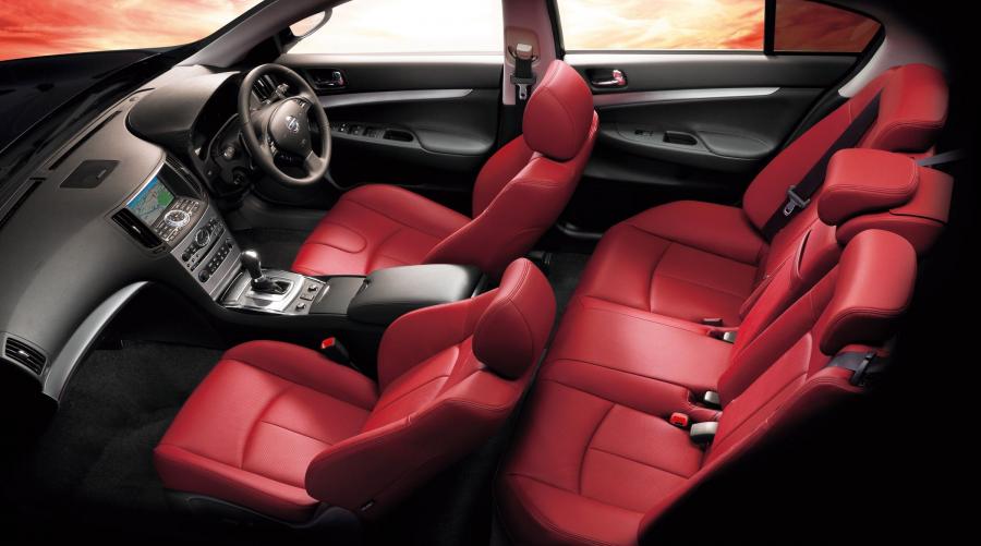  Nissan Skyline 55th Limited Edition 2012 года  (фото 4 из 5)